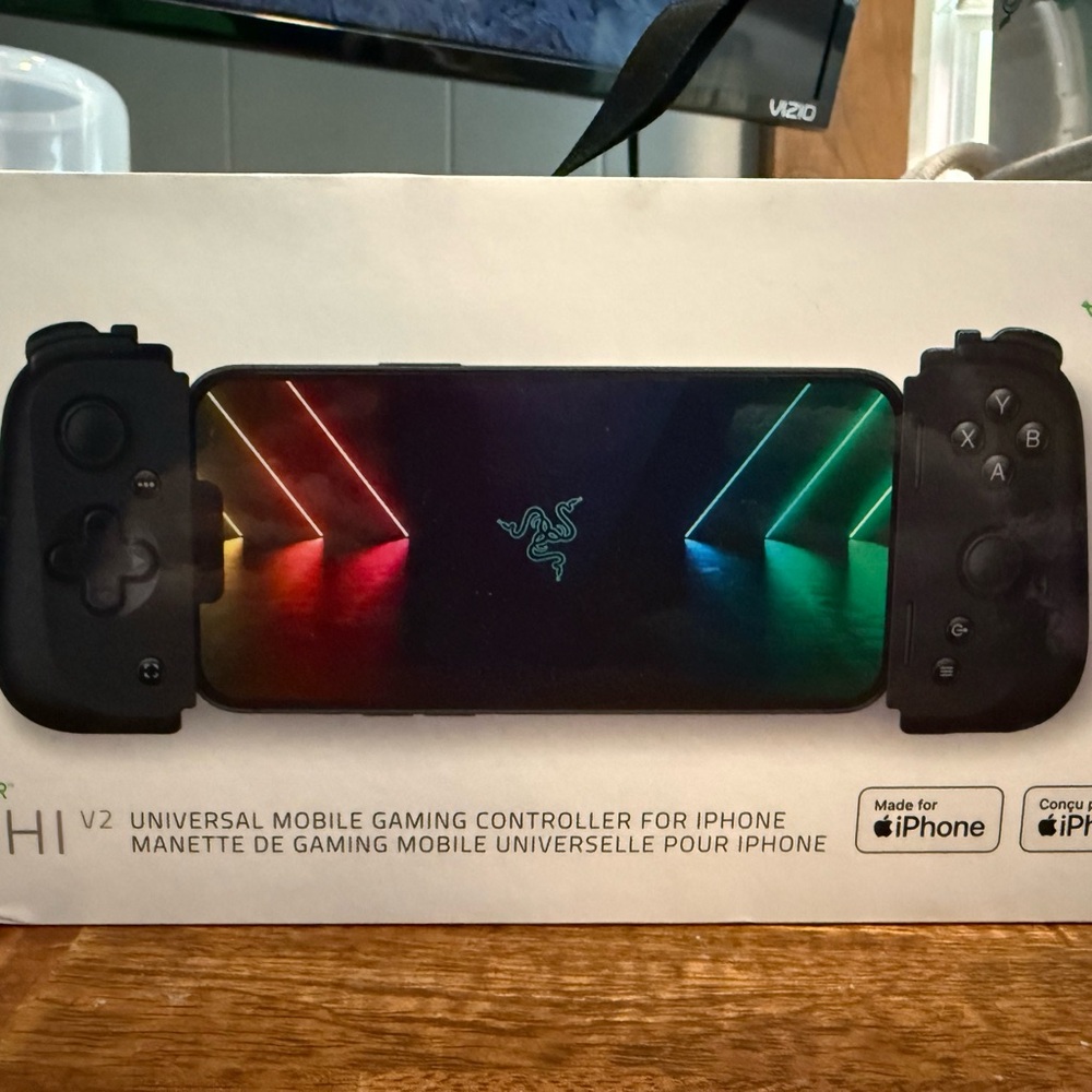 Razer Kishi V2 Gaming Controller for iPhone - Black